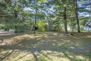 2530-Rue-du-Bourgogne-Saint-Lazare-QC_01