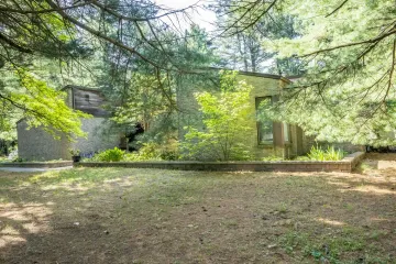 2530-Rue-du-Bourgogne-Saint-Lazare-QC_03