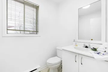 64-Av-Saddlewood-Pointe-Claire-QC_07